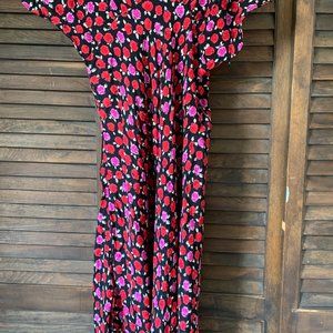 Cutest, super flattering Zara dress